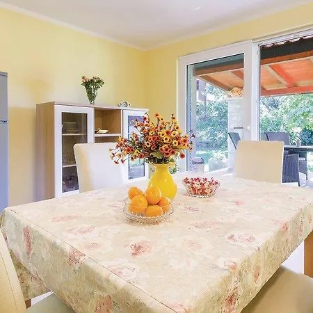 Apartment Rov 722 Medulin